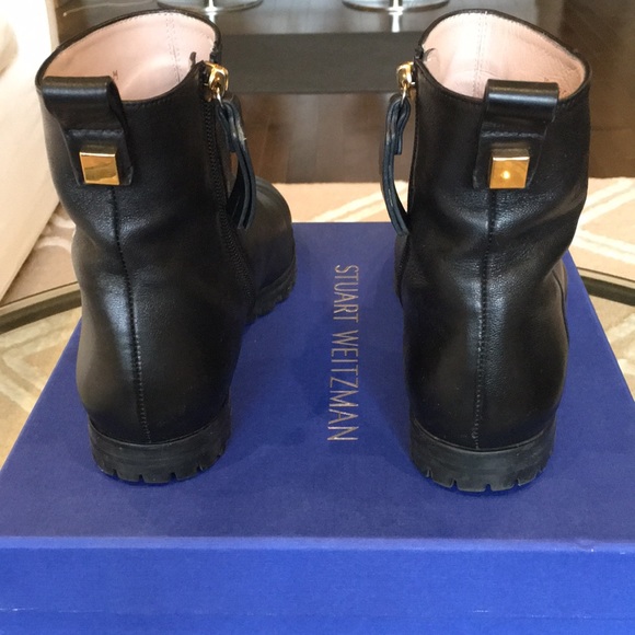 Stuart Weitzman Riley Ankle Zip Up Bootie with Lug Sole Black Size 8. Like New! - Picture 7 of 16